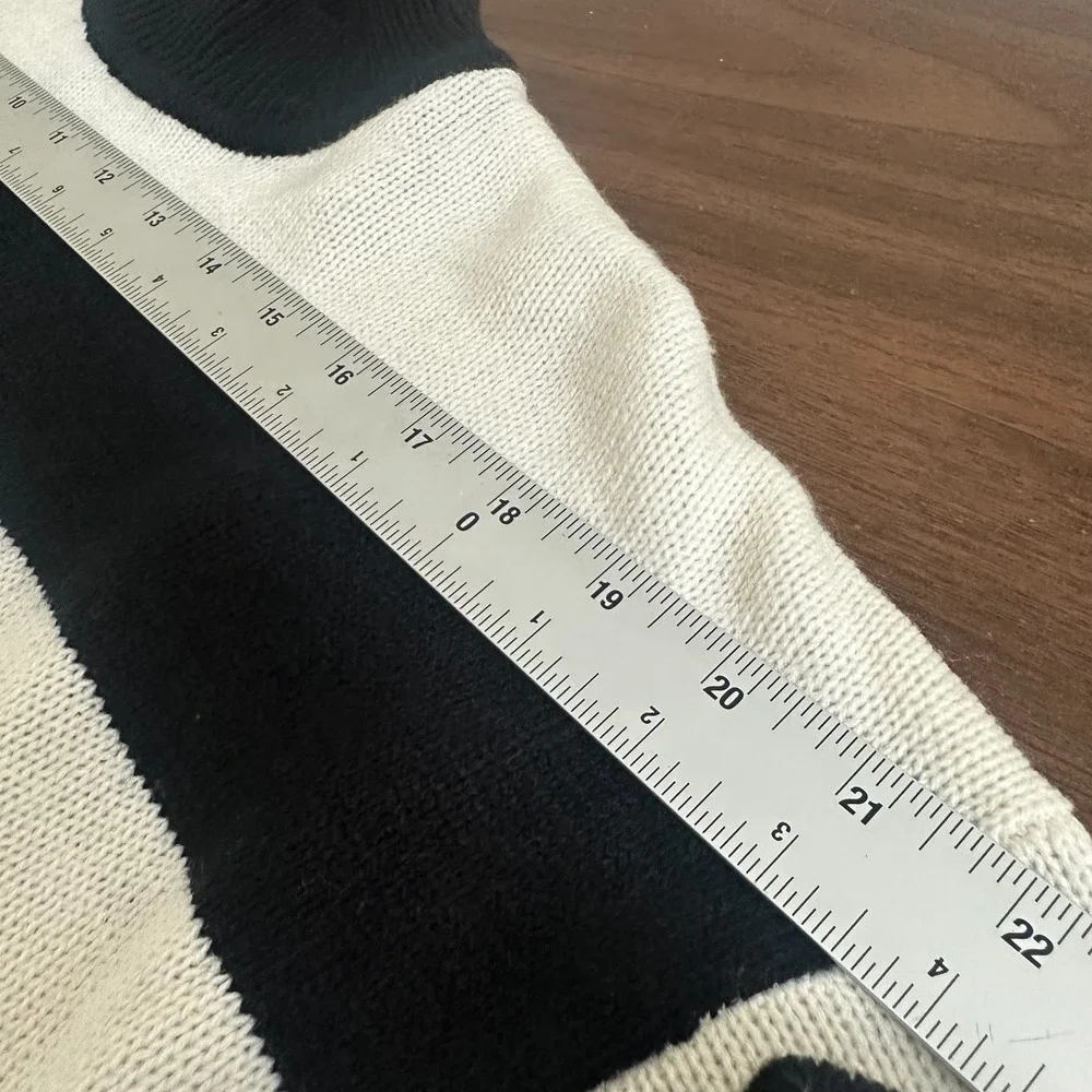 H&M Divided Sweater White Black Striped Knit Parisian Y2K Retro Cropped Small